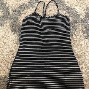 Lululemon size 4 power Y tank top